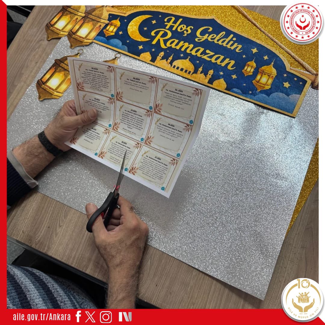 Ankaraashm's tweet photo. Ankara 100. Yıl Gündüzlü Yaşam Merkezi danışanlarımız, el sanatları atölyesinde Ramazan ayının manevi atmosferine hazırlık yaptı.
Her güne özel bir Hadis-i Şerifin yer aldığı el emeği Ramazan #takvimleri ile anlam dolu bir çalışma gerçekleştirdiler. https://t.co/3KXH1LUWeQ
