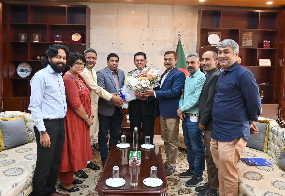 AKMObservermoin's tweet photo. #DCAB We separately met #FM Dr. Khalilur Rahman & State Minister Shama Obaed to congratulate them on assuming their respective offices. They assured us of their commitment to maintaining open channels of communication & continued engagement with #media @BDMOFA https://t.co/4KOjATDFkE