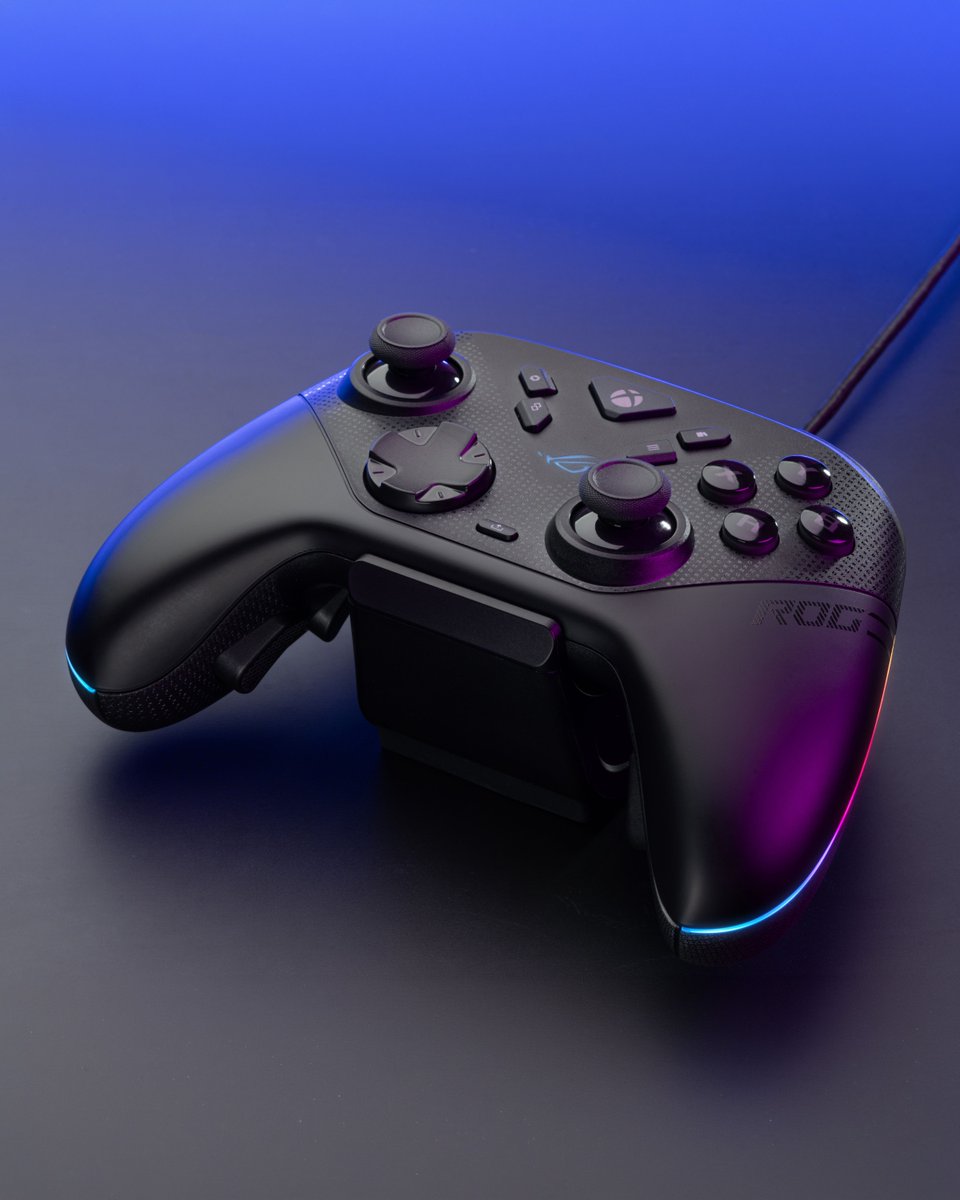 ASUS_ROG's tweet photo. Still charging mid-match? Couldn’t be you. 😏 ​

🎮 Up to 50 hours of battery life on 2.4GHz keeps the ROG #RaikiriII Xbox Wireless ready for “one more game”… ×20. ​

Play harder, recharge later.🔋 ​

#ROGController #XboxController #PCController
#Gaming #Peripherals https://t.co/58UTMT9U38