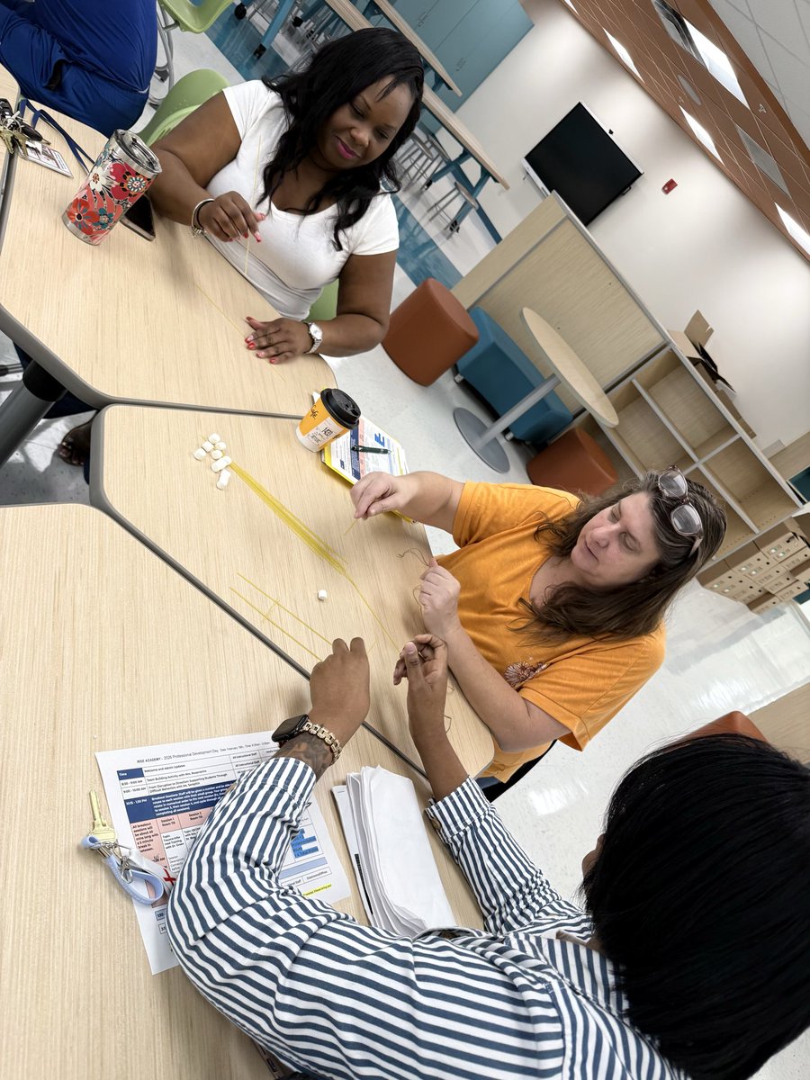 Mrs. Roopnarine tweet media