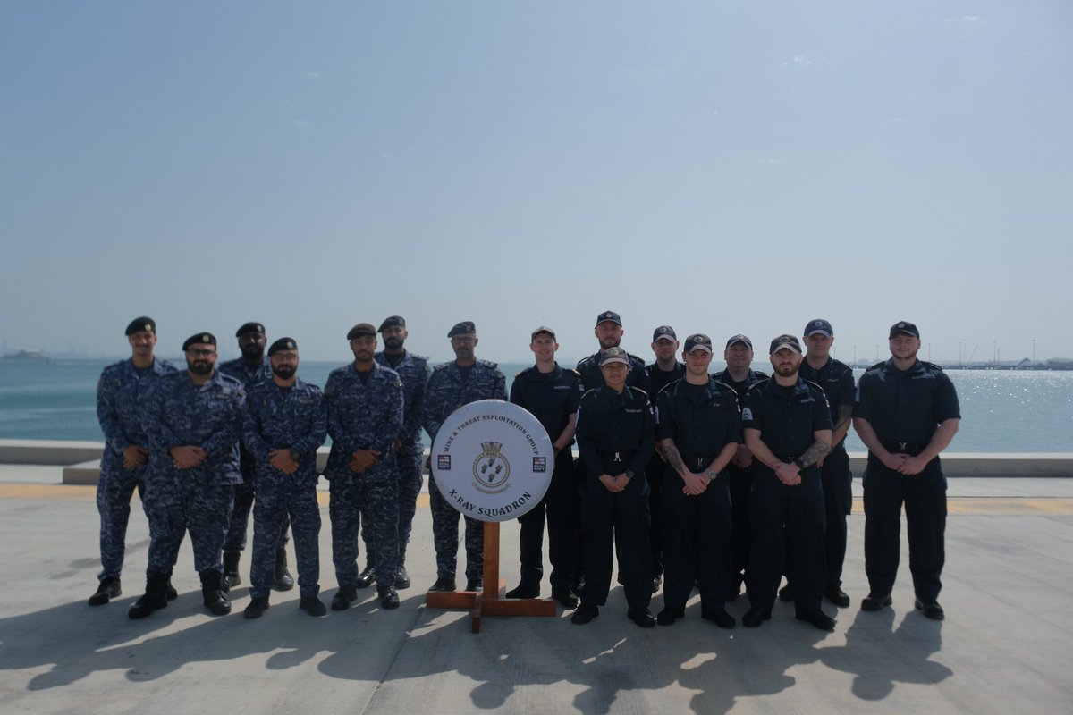 UKMCCMiddleEast's tweet photo. Applying autonomy across Navies to meet today’s maritime challenges 💪⚓️

@RN_MTXG X-Ray Squadron welcomed The Royal Bahrain Naval Force onboard to talk all things mine countermeasure: from seabed surveillance to detecting underwater threats.

#OpKipion
#techtalks 
@moi_bahrain https://t.co/JGLo2heopc