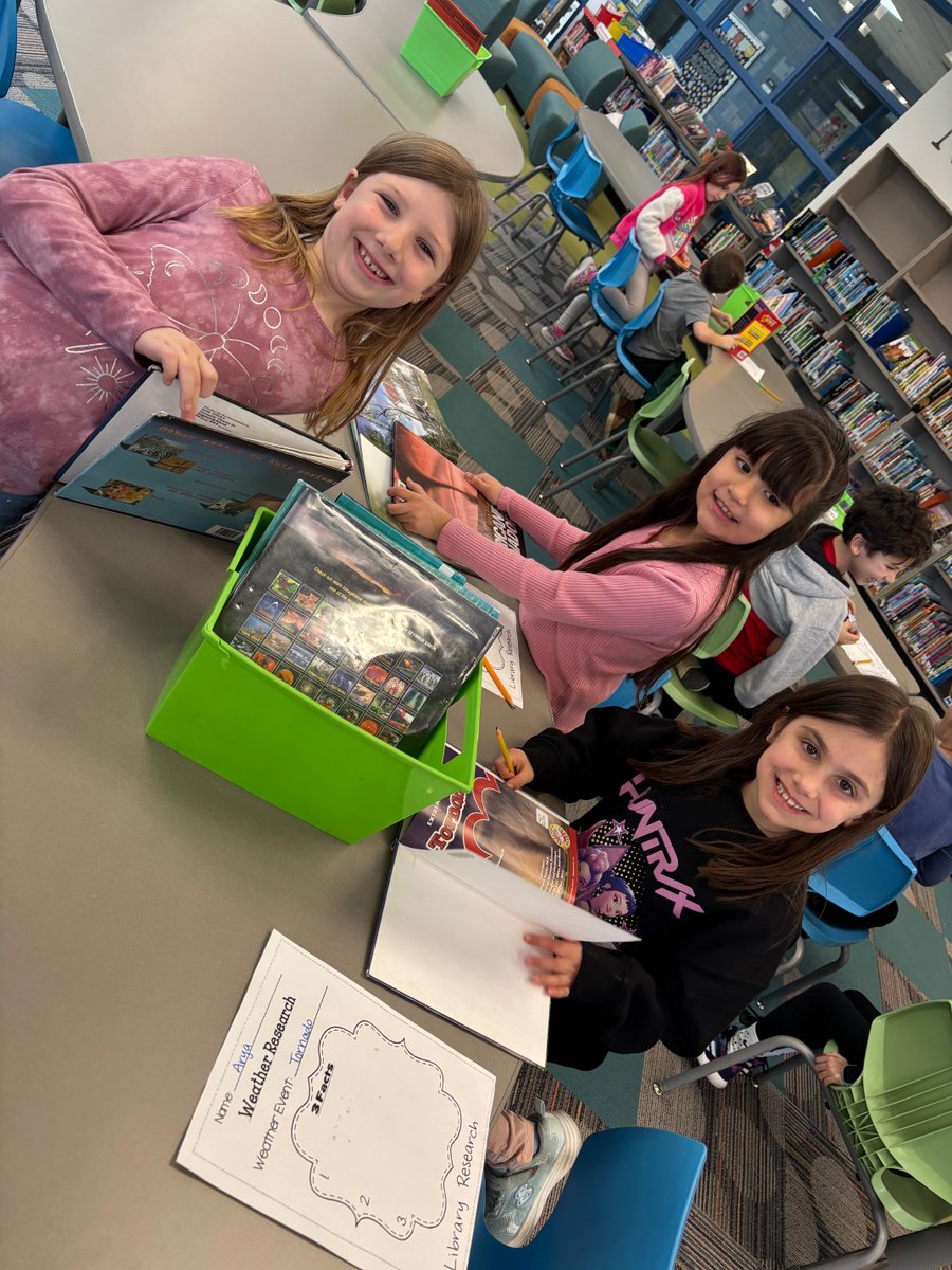 Second graders in Mrs. Reitz's class have been researching extreme weather in the LMC this week. #ebroadrunners #d15rocks