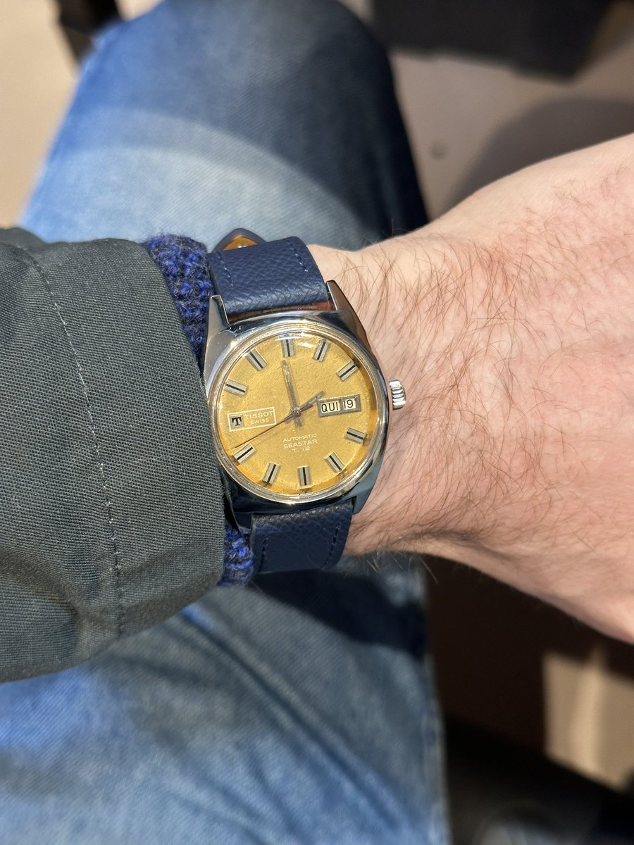 vintagewatchrl's tweet photo. Montre du jour, config plutôt rare! 
Bien sympa à porter https://t.co/dCBnUAfDNI
