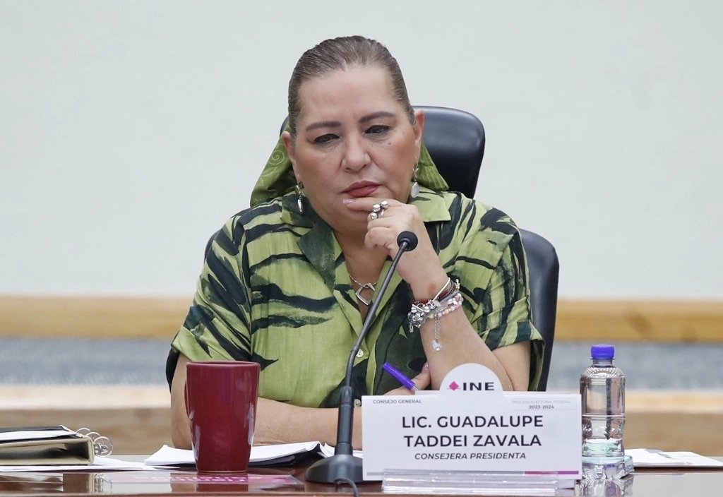 La camionetota de Guadalupe Taddei es lo de menos frente al lodazal en el que nada la consejera presidenta del <a href="/INEMexico/">@INEMexico</a>. Ahí está el millonario conflicto de interés en el que está involucrada y la más reciente revelación de <a href="/jorgegogdl/">Jorge García Orozco</a>:

La <a href="/ASF_Mexico/">Auditoría Superior</a> acusa al INE de Guadalupe