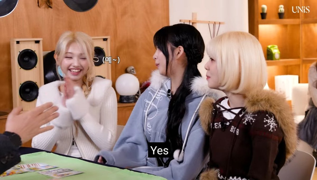 if they are not married then what??!

#UNIS #유니스 #GEHLEE #NANA