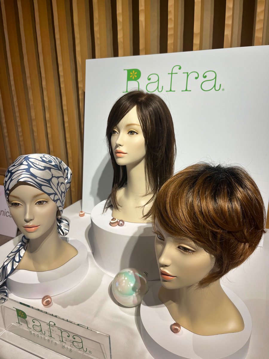 ただ🍠〜
某有名ﾒｰｶｰの医療用のｽﾞﾗとかを取材してきましたが、ｳ〜ﾝ...
最近mofuさん秘伝のｳｨｯｸﾞﾒﾝﾃにﾊﾏｯているﾎﾞｸとしては、ｳ〜ﾝ...ﾃﾞｼﾀ...😅