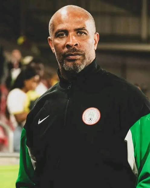 lindaikeji's tweet photo. Super Eagles Coach Eric Chelle has handed the NFF a 19-point condition for contract extension: 

1. An SUV with a driver and security.
2. A safe house with 24-hour electricity.
3. A furnished office with a projector for match analysis.
4. Good internet.
5. Flight tickets for his wife and two kids. He and his wife in business class, kids in economy.
6. GPS for movement.
7.  Proper training equipment.
8. Freedom to choose international friendly matches based on opponents.
9. Well-planned camping programs.
10. Programs to develop young players.
11.  Permission to travel abroad to watch and monitor national team players.
12. Permission to watch the local league and scout players for the senior team, U23, U20 and U17.
13. No interference in team selection or player call-ups.
14. Official contracts for his staff.
15. Salary paid on or before the 30th of every month.
16. Bonuses and allowances as stated by the federation.
17. His personal assistant included in bonus and allowance plans.
18. A monthly salary of $130,000 covering him, his technical staff and PA.
19. Monthly meetings with all national team coaches.

Source: Shina Oludare.