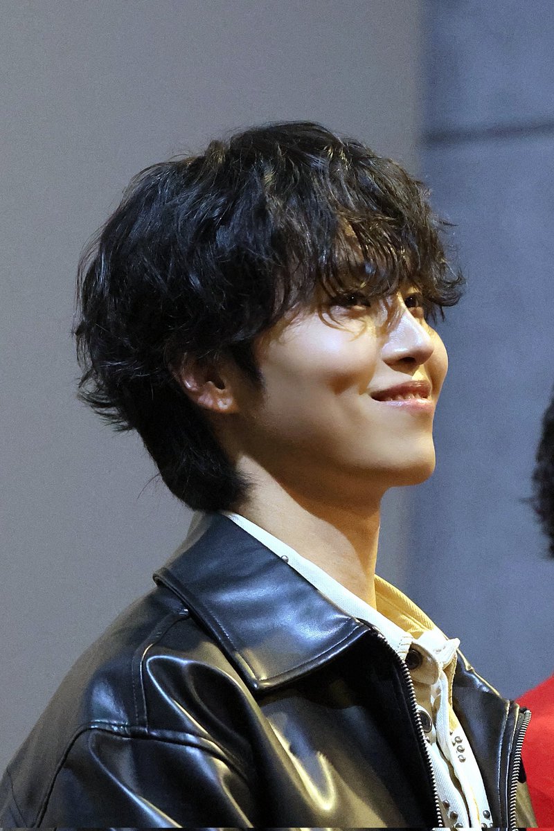 2026.02.14 더로즈 컴백투미 무대인사

멋있고 귀여운 건 크게 보랬어요🙂

#더로즈 #therose #이하준 #하준 #hajoon