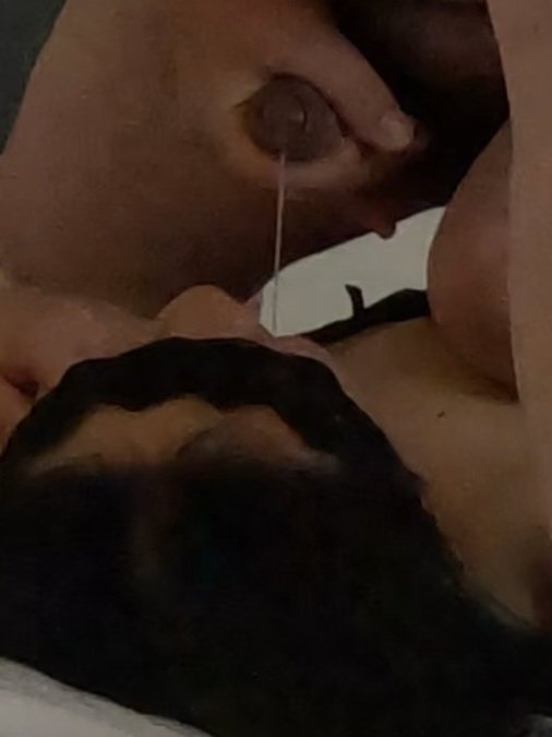 cong0800's tweet photo. 🧚‍♀️드디어~! 명절에 달이한테 허락받고~헿❤️고딩때 만났던 남친이��� 연락되서 뜨밤보내고왔어영🫠 
달이는 울엄빠랑 명절보내궁ㅋㅋ 그렇게하고싶었던 전남친과 질펀한 쎅쮸!!! 전남친은 X하는거 모르는뎅..(괜찮겠징..?)
안에싸두 허락맡았는뎅.. 쫄보가 입에쌈..
나두 자유부인이당!!!헿
#초대 #섹트 https://t.co/Lu4oZ6YVxv