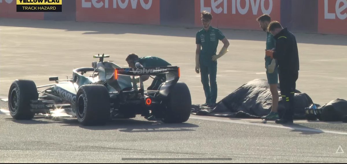 robertofunoat's tweet photo. Terribili test per Aston Martin. Alonso si è dovuto fermare all’inizio della sessione pomeridiana #F1 #Bahrain #Test2 #Day2 #AstonMartin #AMR26 https://t.co/LOhrXbywGx