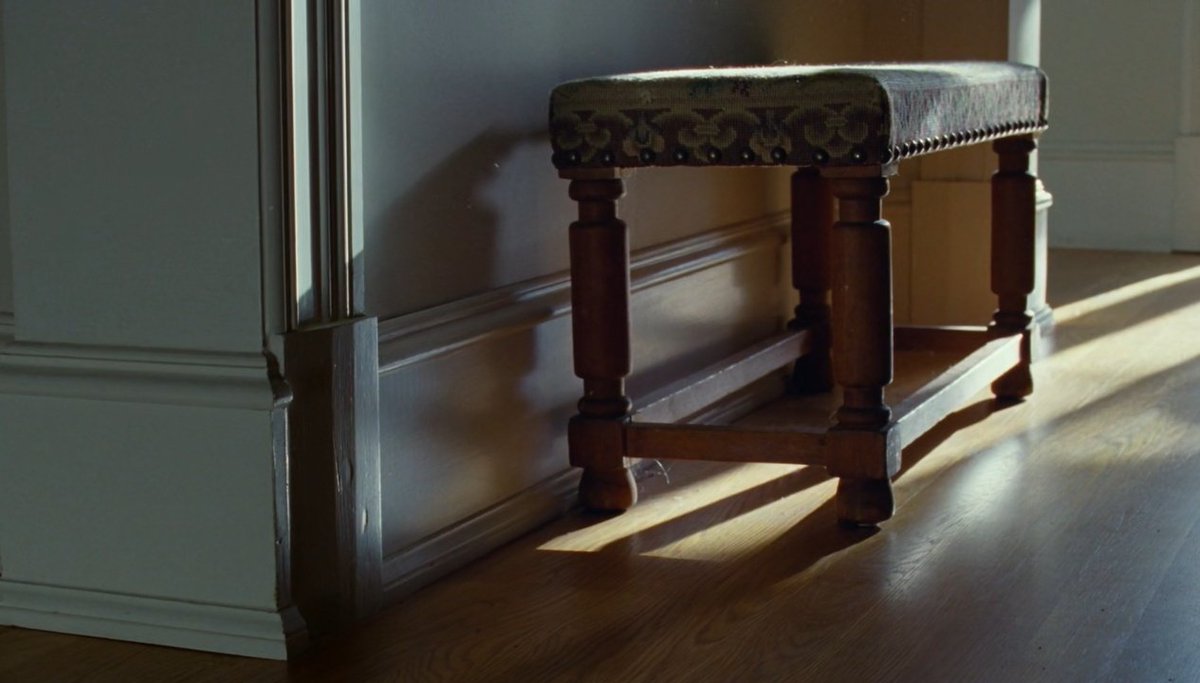 khwaaabgaah's tweet photo. shadows in Sentimental Value dir. Jaochin Trier https://t.co/zSQDDhZHwf