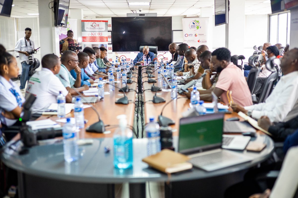 TradeMarkAfrica's tweet image. On 18 February, Burundi launched a web-based electronic Single Window to modernise trade. Implemented by TMA with @UNCTAD, it centralises import &amp;amp; export processes. Three modules are operational, supporting faster approvals &amp;amp; customs clearance.

#KeepAfricaTrading #Digitalisation