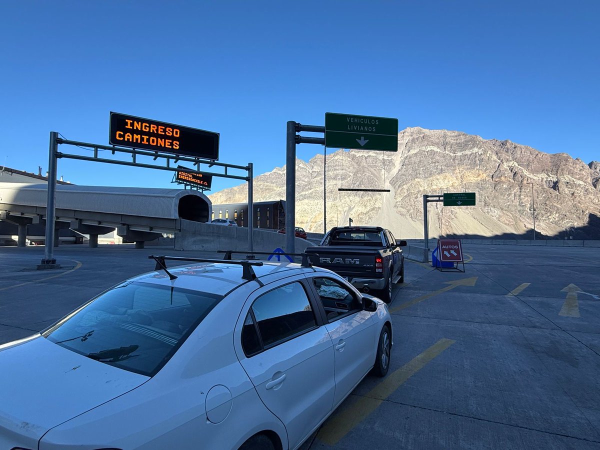 Desde #Mendoza yendo a #Chile antes de que pique el mosquito... 🦟
📷 <a href="/raquelistico/">Daniel Raquela</a> para <a href="/chicureohoy/">Chicureo Hoy</a>