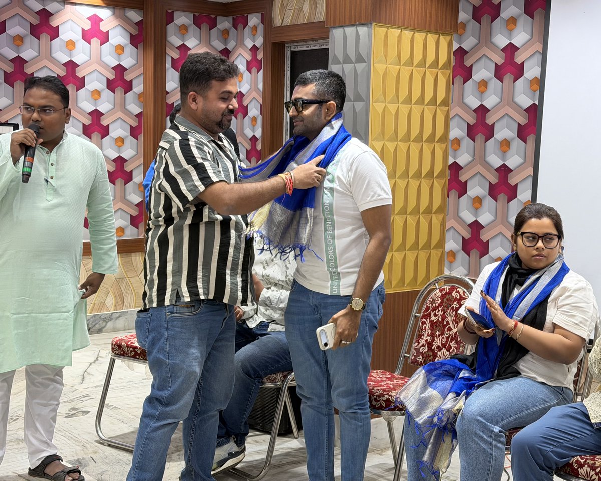 Banibrata_AITC's tweet photo. দঃ দমদম শহর তৃণমূল যুব কংগ্রেস (রাজারহাট গোপালপুর বিধানসভা) এর উদ্যোগে বাংলার মুখ‍্যমন্ত্রী মমতা বন্দ্যোপাধ্যায়ের মস্তিষ্ক প্রসূত যুব সাথী প্রকল্পের সচেতনতা মূলক প্রচার কর্মসূচিতে
⁦@abhishekaitc⁩ ⁦@MamataOfficial⁩ ⁦@DebrajAitc86⁩ https://t.co/RcFZz6xz0h