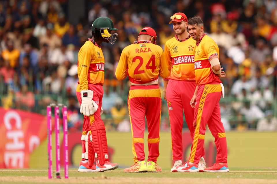 old_cricketer's tweet image. अरे यार।
जिम्बाब्वे ने श्रीलंका को हरा दिया।
😂😂