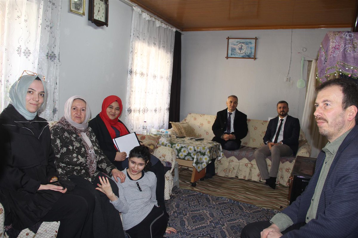 TC_Atabey's tweet photo. İlçemiz Kaymakamı Selami IŞIK, Onaç ve Sökmen mahallelerinde ikamet eden vatandaşlarımızı ziyaret etti. 

Gerçekleştirilen ziyaretlerde vatandaşlarımızla bir araya gelen Kaymakam IŞIK, talep ve önerileri yerinde dinleyerek mahallelerin mevcut durumu hakkında bilgi aldı. https://t.co/JVhJBtwWO7