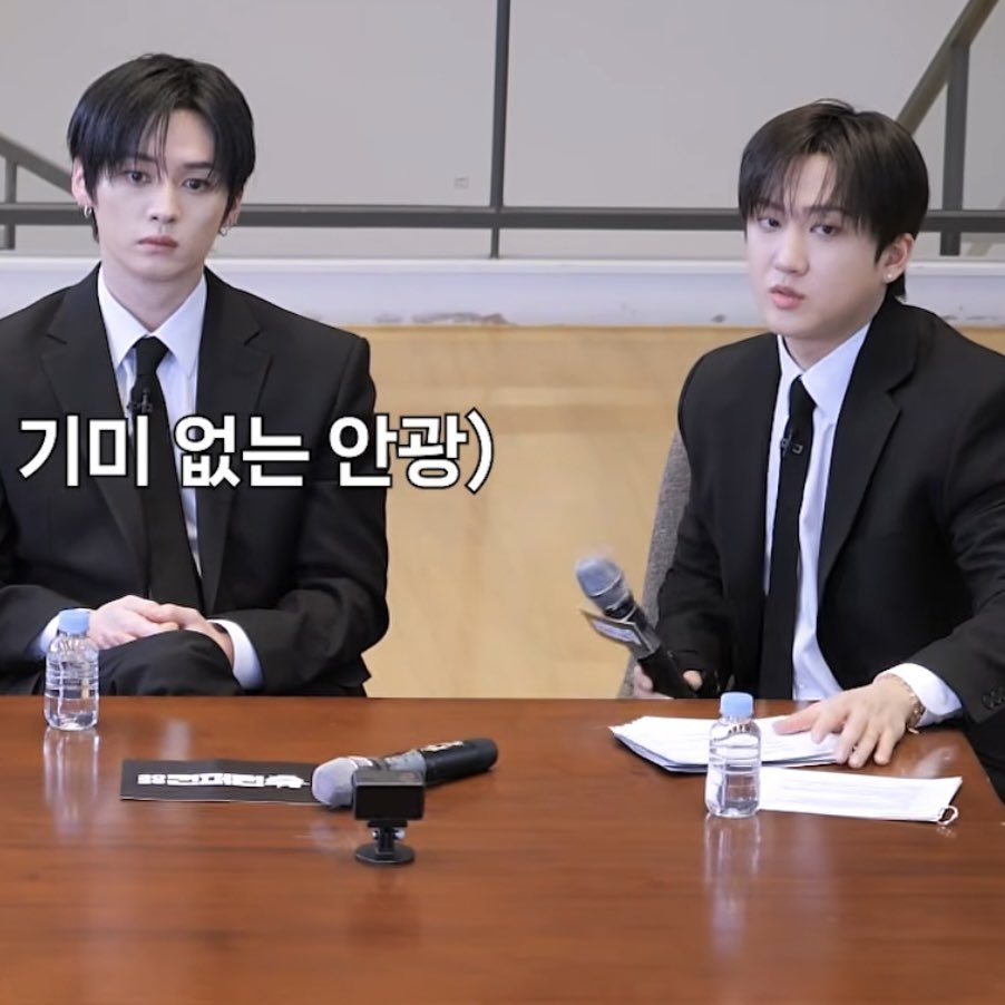 httpsnari's tweet image. “we never judge”

us :