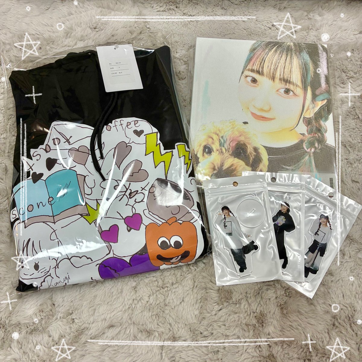 コラボ商品届いた〜🐶🌟 キャンバスボードって初めて買ったから