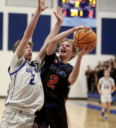 TelegraphHerald's tweet photo. TH Athlete of the Week: East Dubuque's Ethan Schulting

https://t.co/GWi3cormjA https://t.co/Gxz4s3dgSv