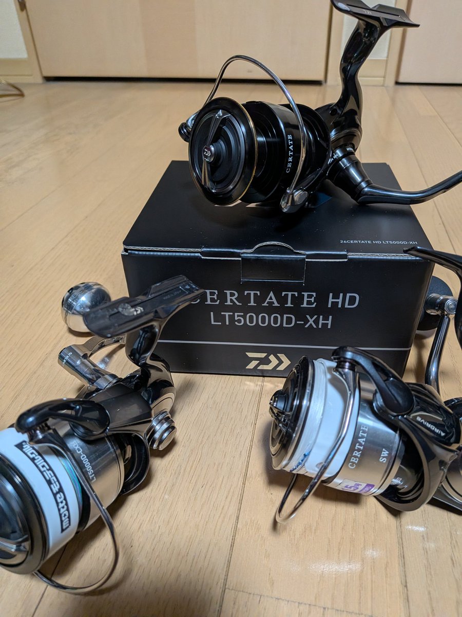 ayasuna's tweet photo. 本日、やっと、26セルテートHDが届きました。噂通りのタフさです、頑丈そうです。巻は、グリスが馴染んでないのか、個体差なのか分かりませんが、巻比べると軽い順に、ノーマル、ＳＷ.HDの順になりやすね。　#DAIWA
#ダイワ
#26セルテートHD https://t.co/qtCjeJZ29l