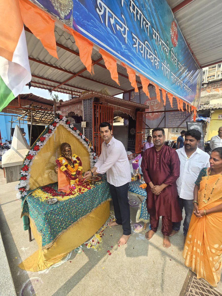 rohanrathodBJP's tweet photo. It was an honor to celebrate the birth anniversary of our revered inspiration, Chhatrapati Shivaji Maharaj, at Moragaon in Juhu, Ward No. 68. On this occasion, many of my colleagues as well as office bearers of the BJP were present
#ChhatrapatiShivajiMaharaj #ward68 https://t.co/jwxgChfxOP