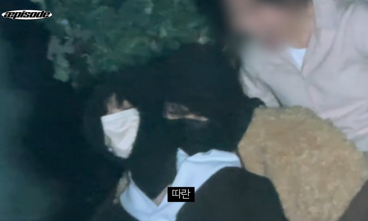 minjeong back hugging jiminie 🤧😫