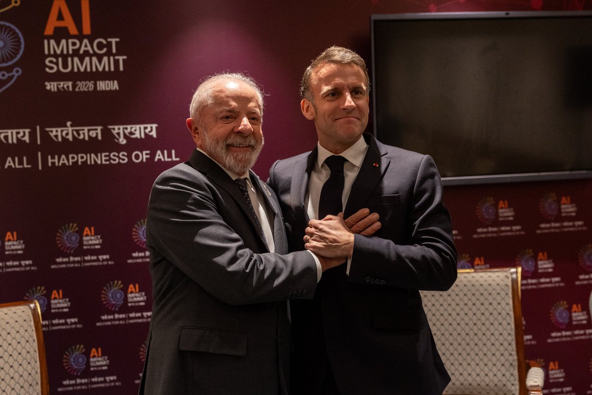 Emmanuel Macron tweet media