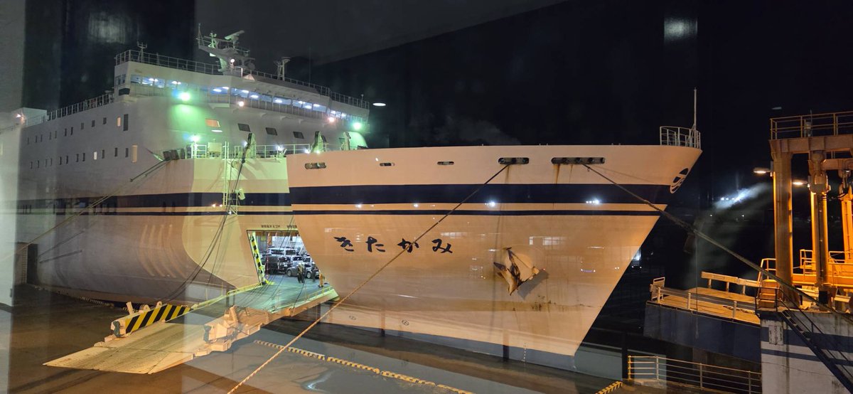 toki_hg's tweet photo. 夜は初めての船移動
仙台→苫小牧へ16時間の船旅
#一人旅 https://t.co/utTkOOilMJ