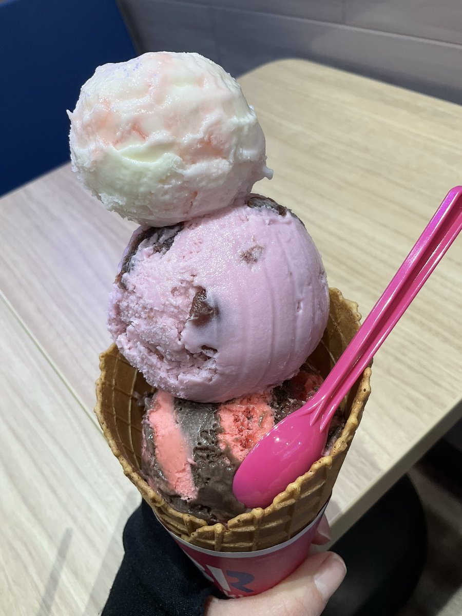 サーティワンにさっそく行って来たよ！
バーガンディチェリー🍒おかえりなさい❤️