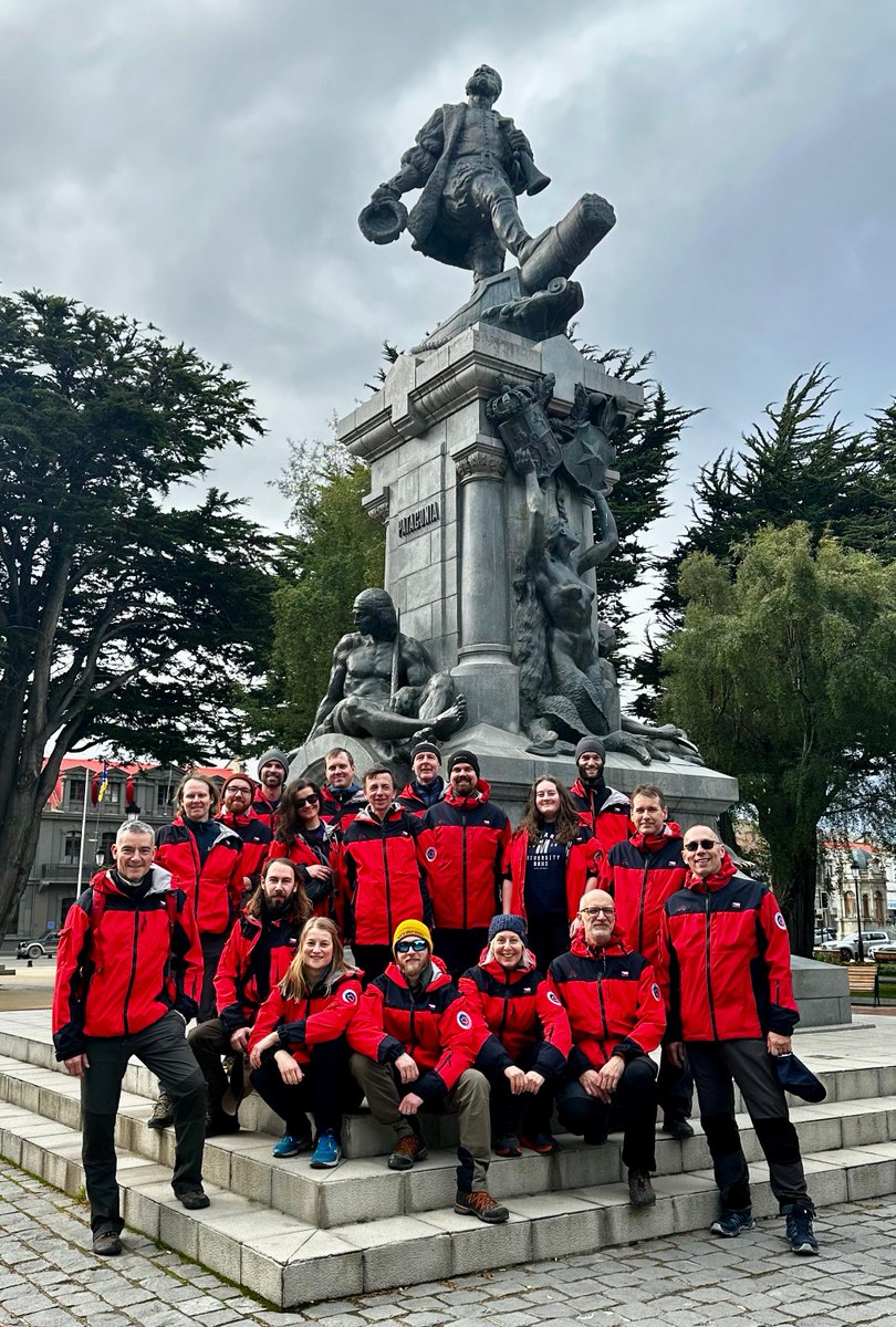 MENDELUcz's tweet photo. Vědkyně z Agronomické fakulty MENDELU vyrazila na expedici do Antarktidy. Na ostrově Jamese Rosse zkoumá tamní mikroorganismy a jejich bioaktivní peptidy, tedy látky, které musí fungovat i v extrémních podmínkách ledového kontinentu. https://t.co/8BdPID498s