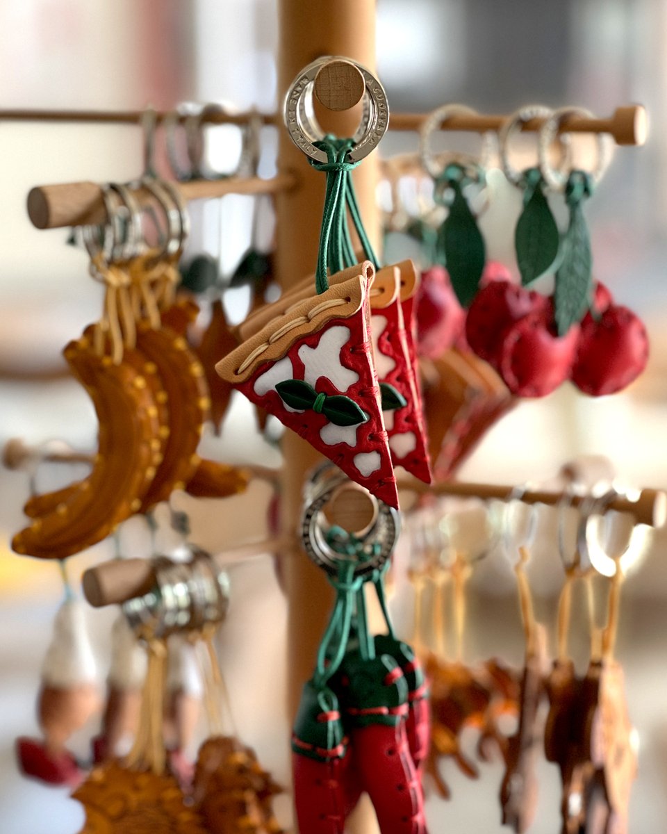 レザークラフトキーホルダー販売のお知らせ】 地中海に浮かぶシチリア