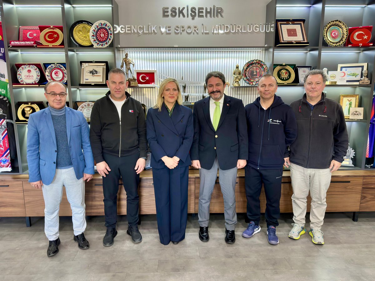 🎾 Türkiye Tenis Federasyonu Başkanı Şafak Müderrisgil, İl Müdürümüz Hasan Kalın ile ilimizde planlanan organizasyonlar üzerine bir araya geldi.
Nazik ziyaretleri için teşekkür ederiz.
<a href="/OA_BAK/">Dr. Osman Aşkın Bak</a> <a href="/gencliksporbak/">Gençlik ve Spor Bakanlığı 🇹🇷</a>