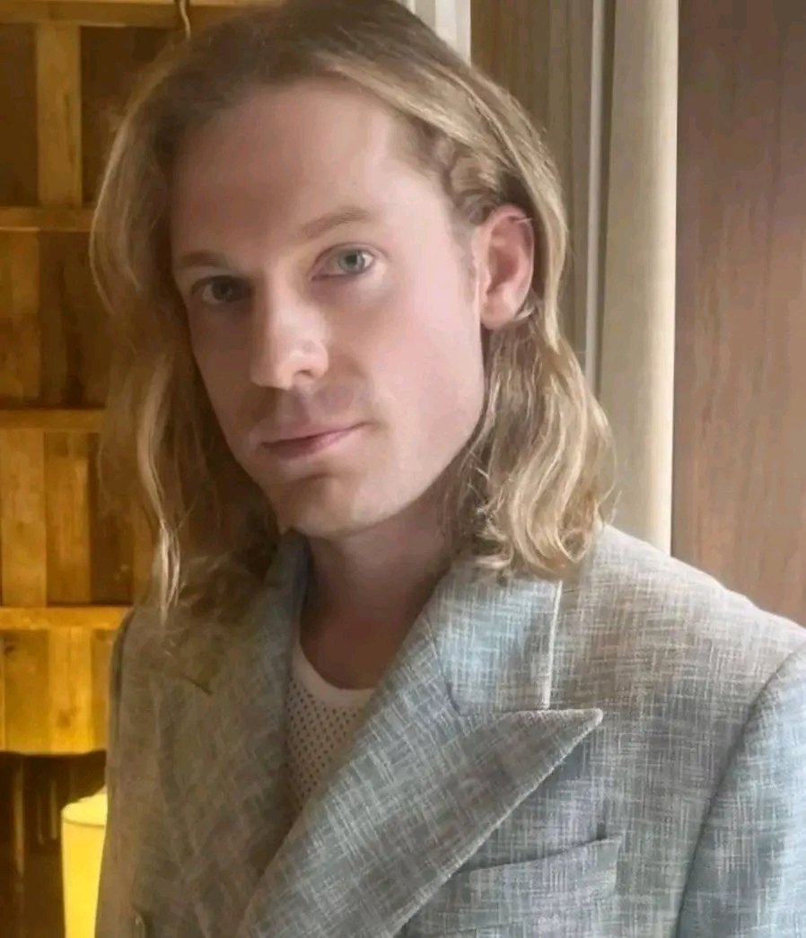 SamReidFans27_'s tweet photo. Happy birthday to Sam Reid hope he has a fantastic day :) ⭐️

and hope you all of you Sam Reid Fans have a great day today too everyone :) https://t.co/Uw3E2qREov