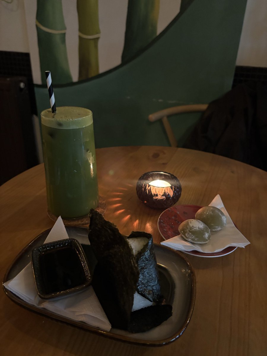 onigiri wegański tuńczyk, matcha kokosowa i mochi zielona herbata<3