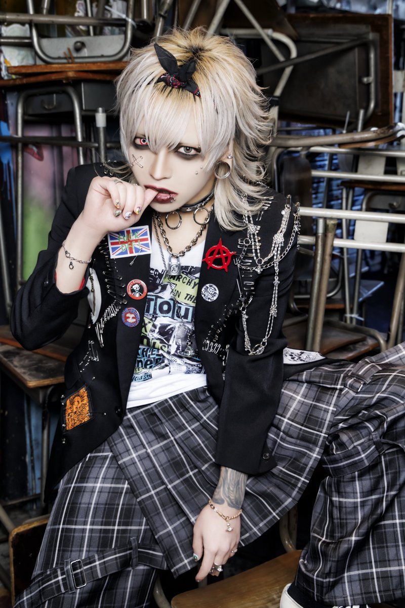 『歪んだ正義振り翳した大人の皆様』

━━━━━━━━━━━━━━

2026.05.25 恵比寿LIQUIDROOM