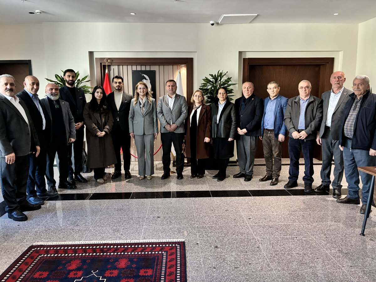 İlçe Başkanımız Av. Özkan Akar, meclis üyelerimiz ve ilçe yöneticilerimizle birlikte Bakırköy Belediye Başkanımız Ayşegül Ovalıoğlu’nu ziyaret ettik.

Sosyal belediyecilik anlayışını takdir ediyor, ev sahipliği için teşekkür ediyoruz.