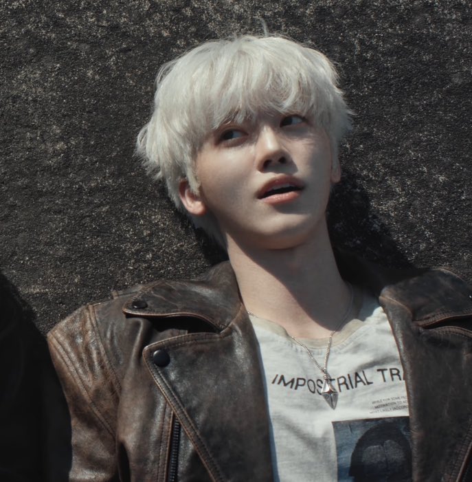 nana ฅ tweet media