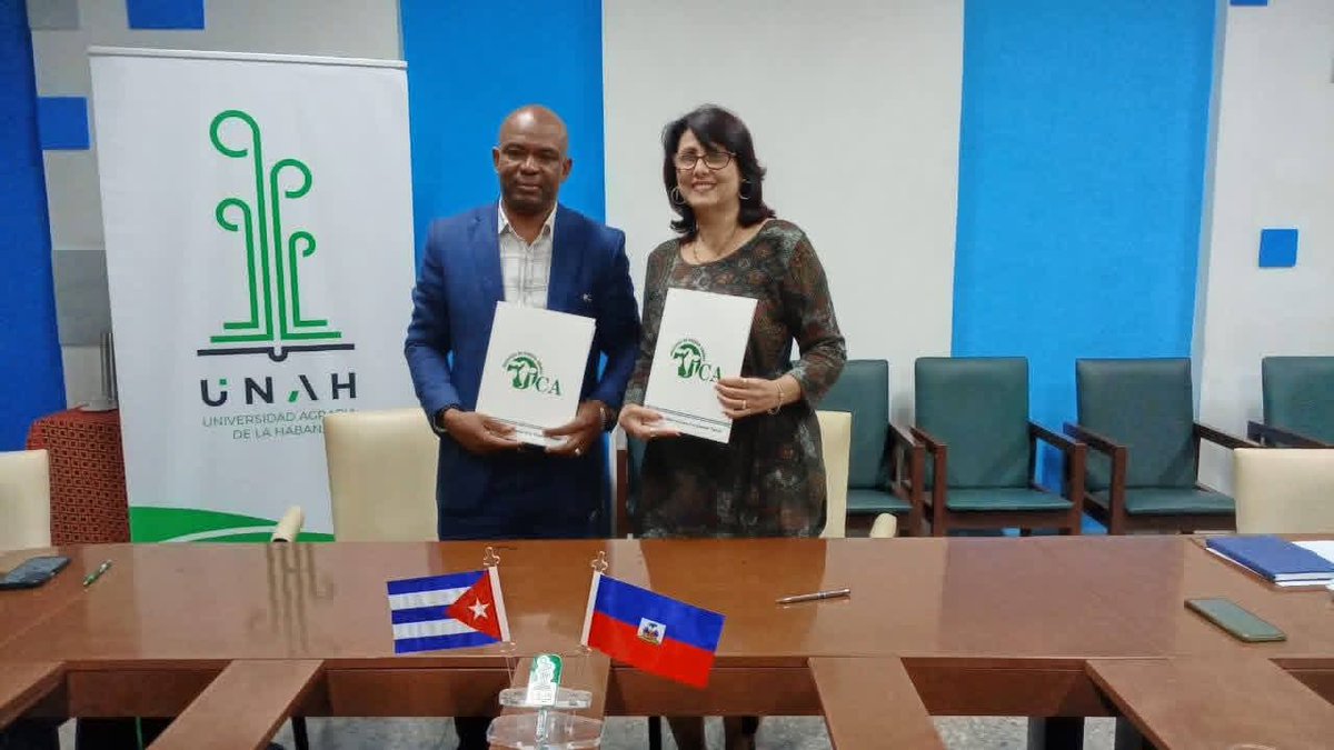 CubaMES's tweet image. 👉 El @ICACuba y la @UNAH_Cuba, firmaron convenios de colaboración con la Universidad de Fondwa de la República de Haití, para trazar acciones de intercambio en las áreas del posgrado

📸ℹ️ #ICA
#Cuba #ICACuba #UNAH #Colaboración #Ciencia #Posgrado