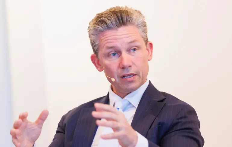 Швеція посилює допомогу Україні.
19 лютого Швеція оголосила про військову допомогу Україні на суму 12,9 млрд шведських крон (1,42 млрд доларів), яка включатиме засоби протиповітряної оборони, дрони та далекобійні ракети.
Шведи пам"ятають Мазепу.