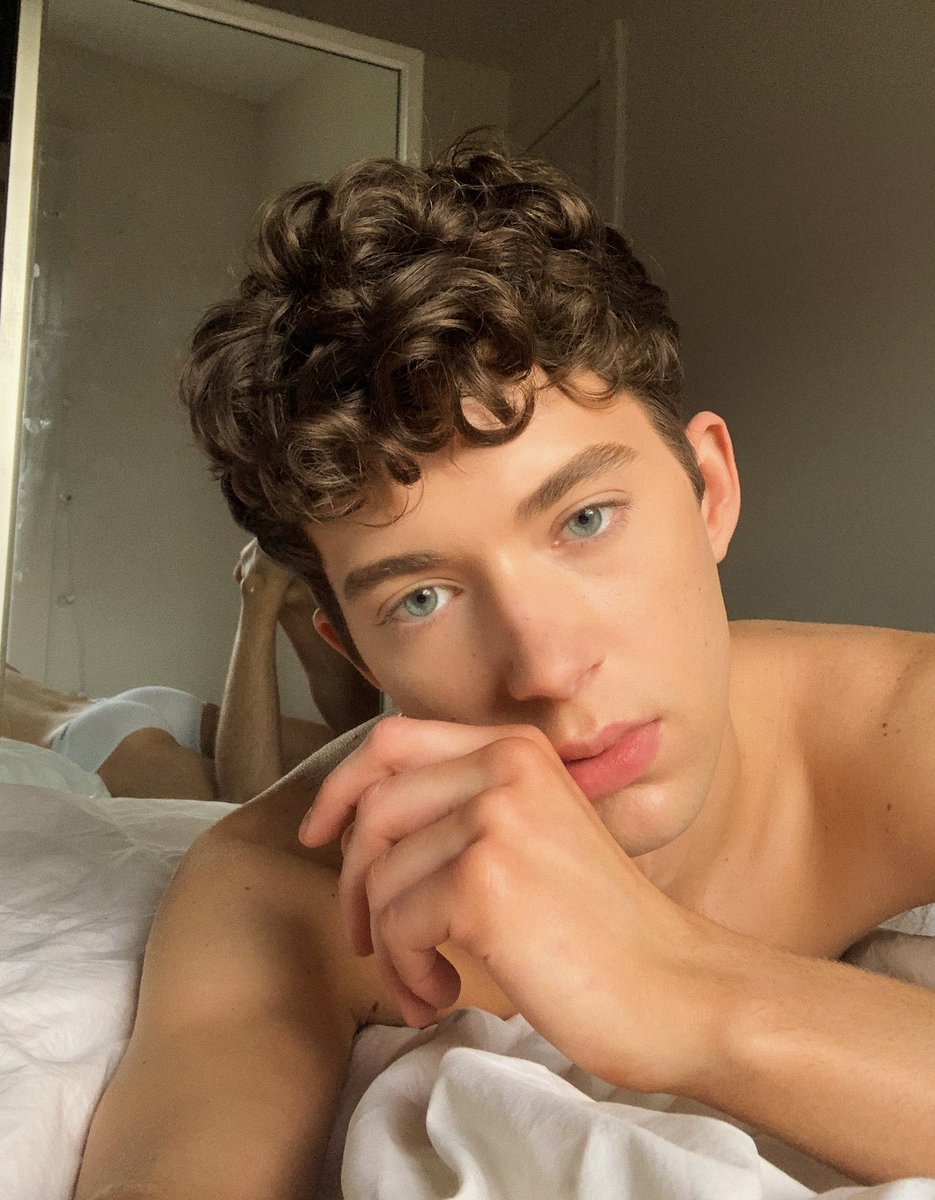 Justme tweet media
