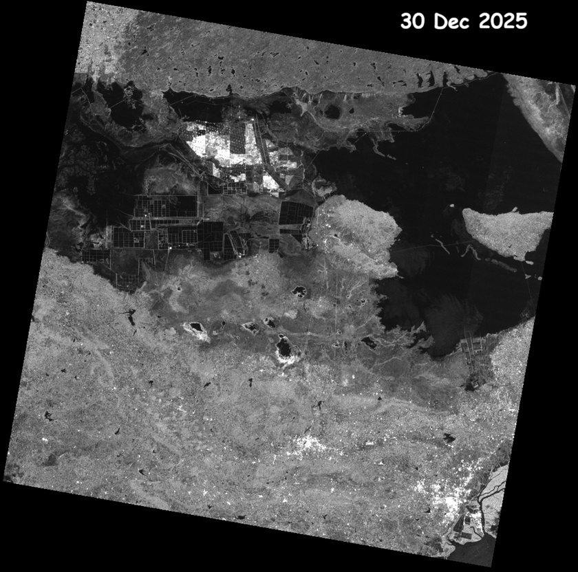 Statist91555987's tweet photo. The world's largest hybrid renewable energy park, the Khavda Renewable Energy Park, is being constructed in the Rann of Kutch near Khavda in Gujarat.

Satellite images showing its progress.

#Khavda #KhavdaRenewableEnergyPark #RannofKutch #Gujarat #India #ISRO #RISAT https://t.co/Gm03nY6mwm