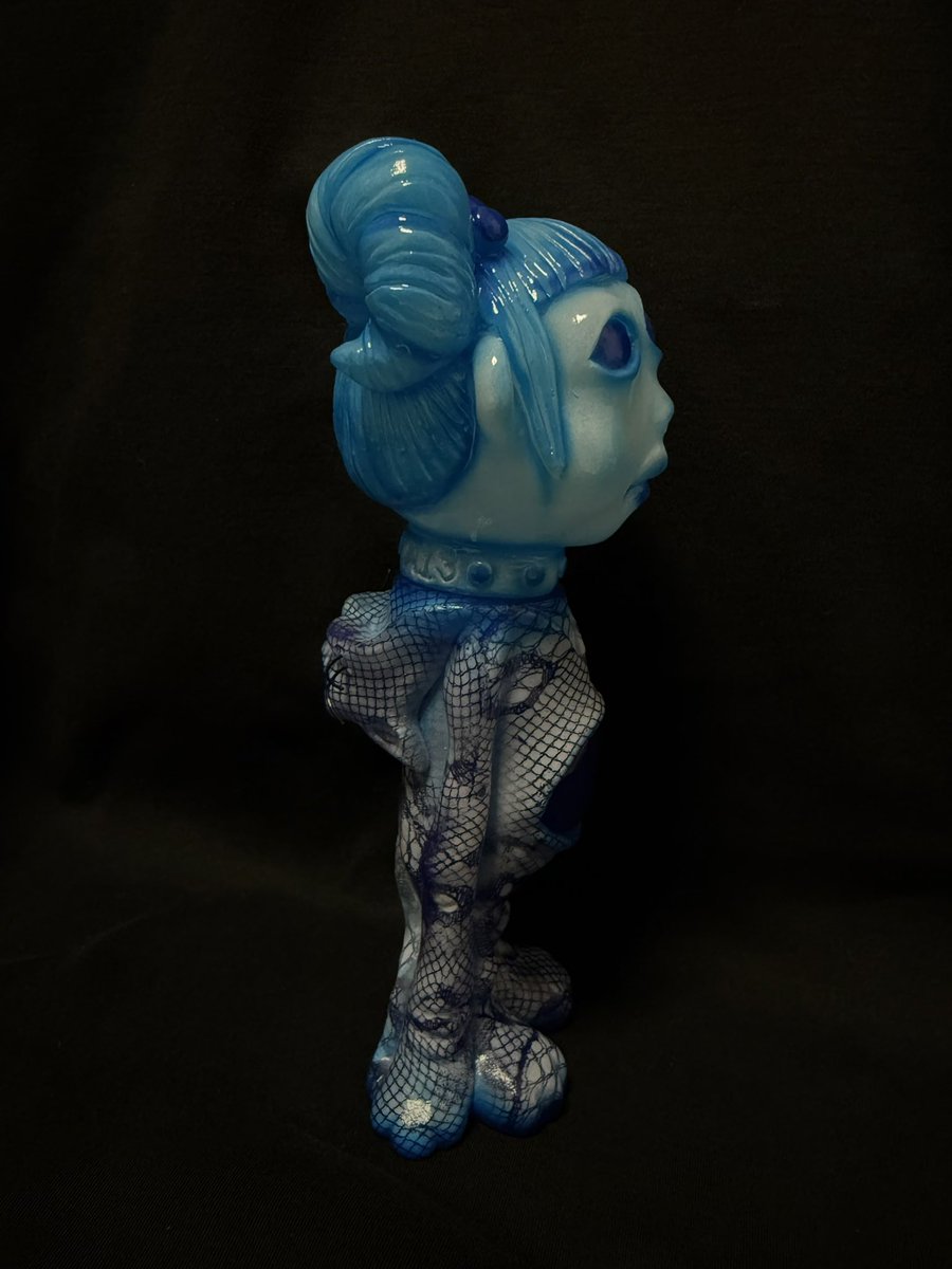 ワンフェス2026冬
戦利品➍
『瑠璃』

見た瞬間ちょっとドキッとするミーヨちゃん🩵💙
こぢぃさんのレースの使い方が毎回素敵で場所によって見え方が違うから迷っちゃいます😂
フェイスとボディー部分の素材感が違く見えるのも凄い✨✨✨
<a href="/akudama13/">悪玉菌製造工場</a>