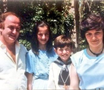 "-¿Y mi madre?
Tu madre también. 
-Pero también, ¿qué? No me lo quería creer"
Dña Silvia, hija de Dña Julia Ríos y D Eutimio Gómez asesinados con un coche bomba en Santander por los cobardes de ETA

"El asesino de mis padres me miró y gritó: '¡Gora ETA!'"
cope.es/emisoras/pais-…