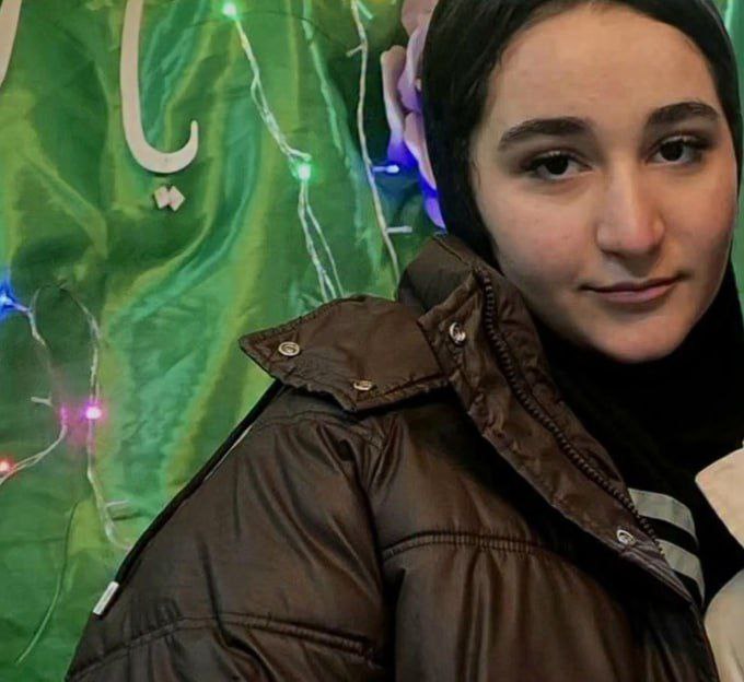 dev24boy's tweet image. جـاویــدنـام🇮🇷: اسرا طاوسی نیا 
دانش آموز ۱۵ ساله اهل روستای دشتی بولاغ سنقر که در اعتراضات کرمانشاه بر اثر شلیک مستقیم گلوله مجروح شده بود و پس از دو هفته از دنیا رفت.🥀
#IranMassacre 
#IranRevolution2026 
#R2Pforlran