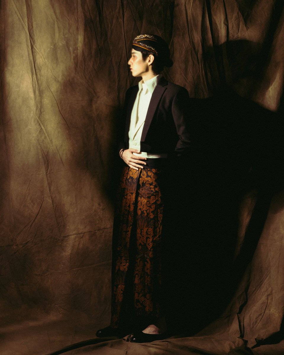 "American pop star PARK JAEHYUNG (eaJ), the Face of the House of Radinindra, in MAHASURYA: The Great Light for the 4th Anniversary of the House."

#eaJ #eaJPark