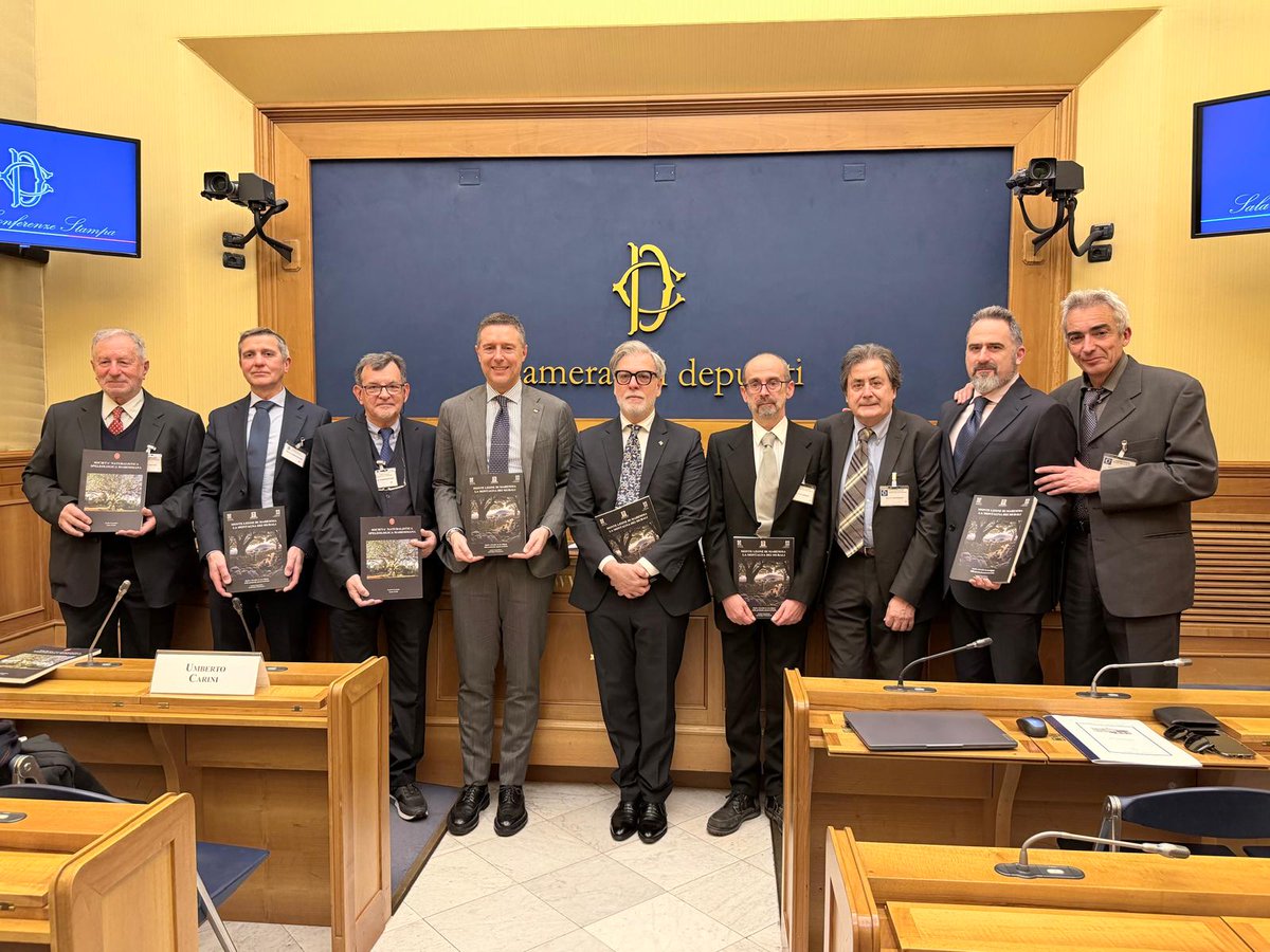 Oggi alla Camera, presentando “La straordinaria scoperta dei misteriosi murali preistorici di Monte Leoni”, abbiamo acceso i riflettori su oltre 30 km di mura ciclopiche, precedenti a Romani ed Etruschi.
Un riconoscimento storico per #Grosseto #Maremma #Toscana
#MonteLeo