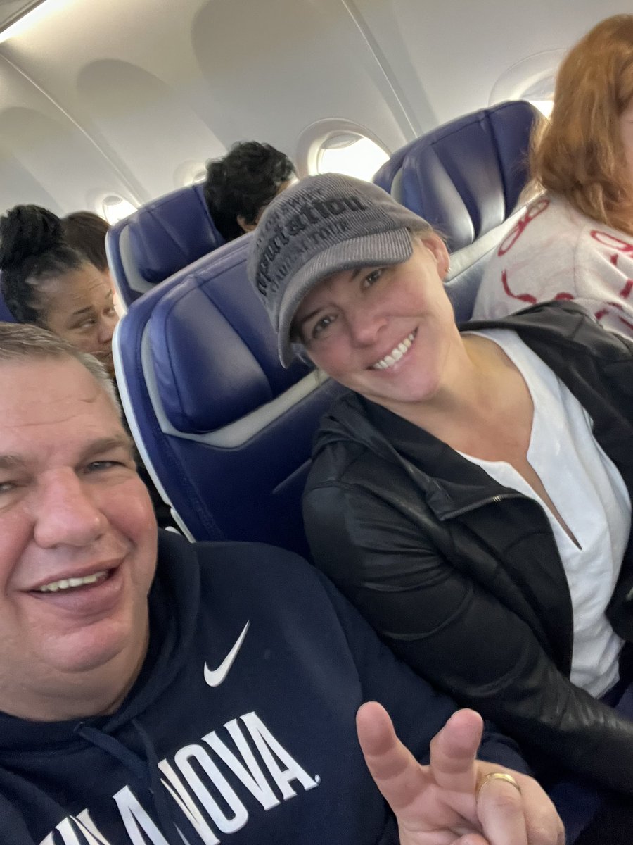 32Duke's tweet photo. Wheels up! #NovaBound #GoCats https://t.co/ibHJaxjYed