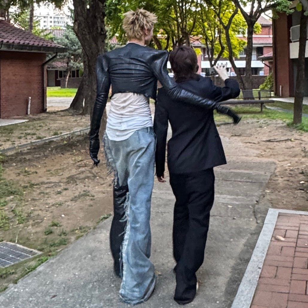 bee010ee's tweet image. 