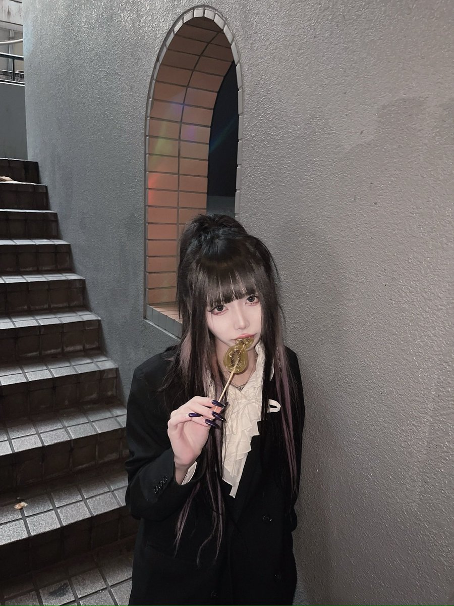 _uxlk's tweet photo. グランジ→モード→古着やってから最終的に地雷系始めた21歳男性
同じ人カモン https://t.co/CEuTG2E11s