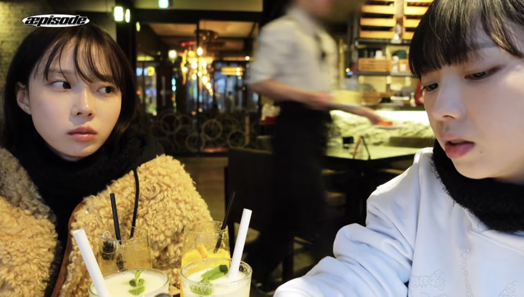 ดูยัยทำหน้าตอนที่พี่บอกว่าชอบมิลานแล้วน้องยังไม่เคยได้ไป ชั้นอยากเผาสัญญามันมาก อีม้าผีนั่น